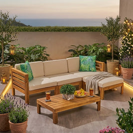 The Acadia Lounge